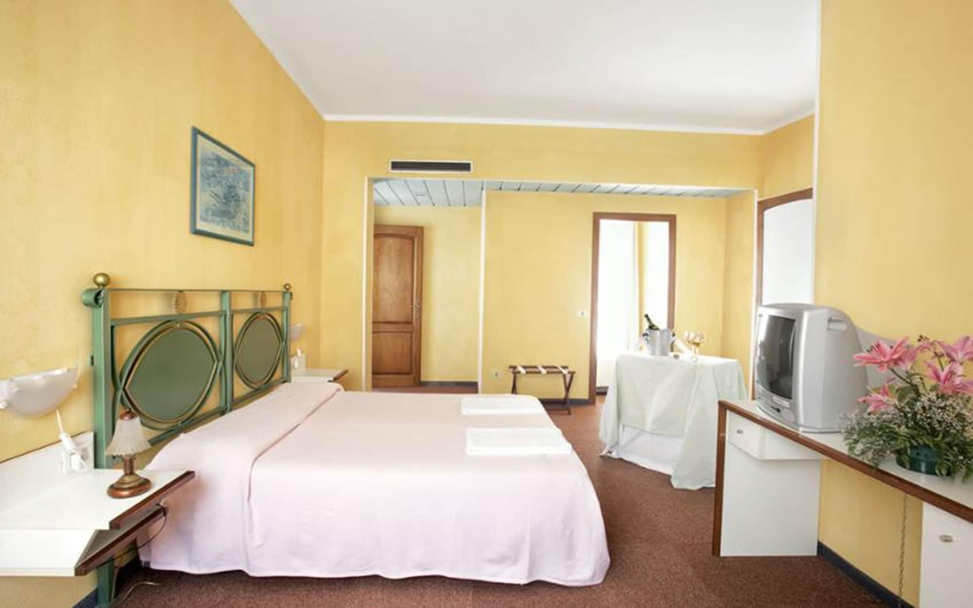 Hotel Majore Santa Teresa di Gallura Esterno foto