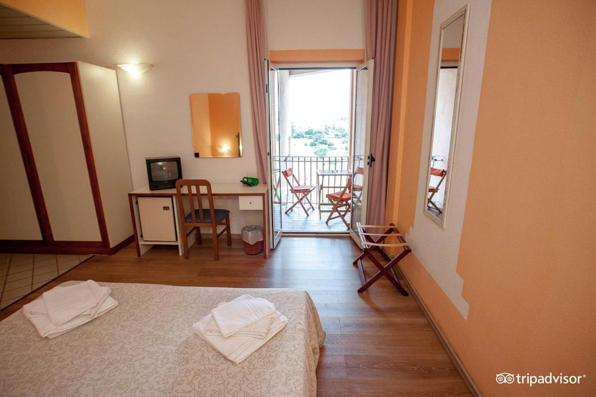 Hotel Majore Santa Teresa di Gallura Esterno foto