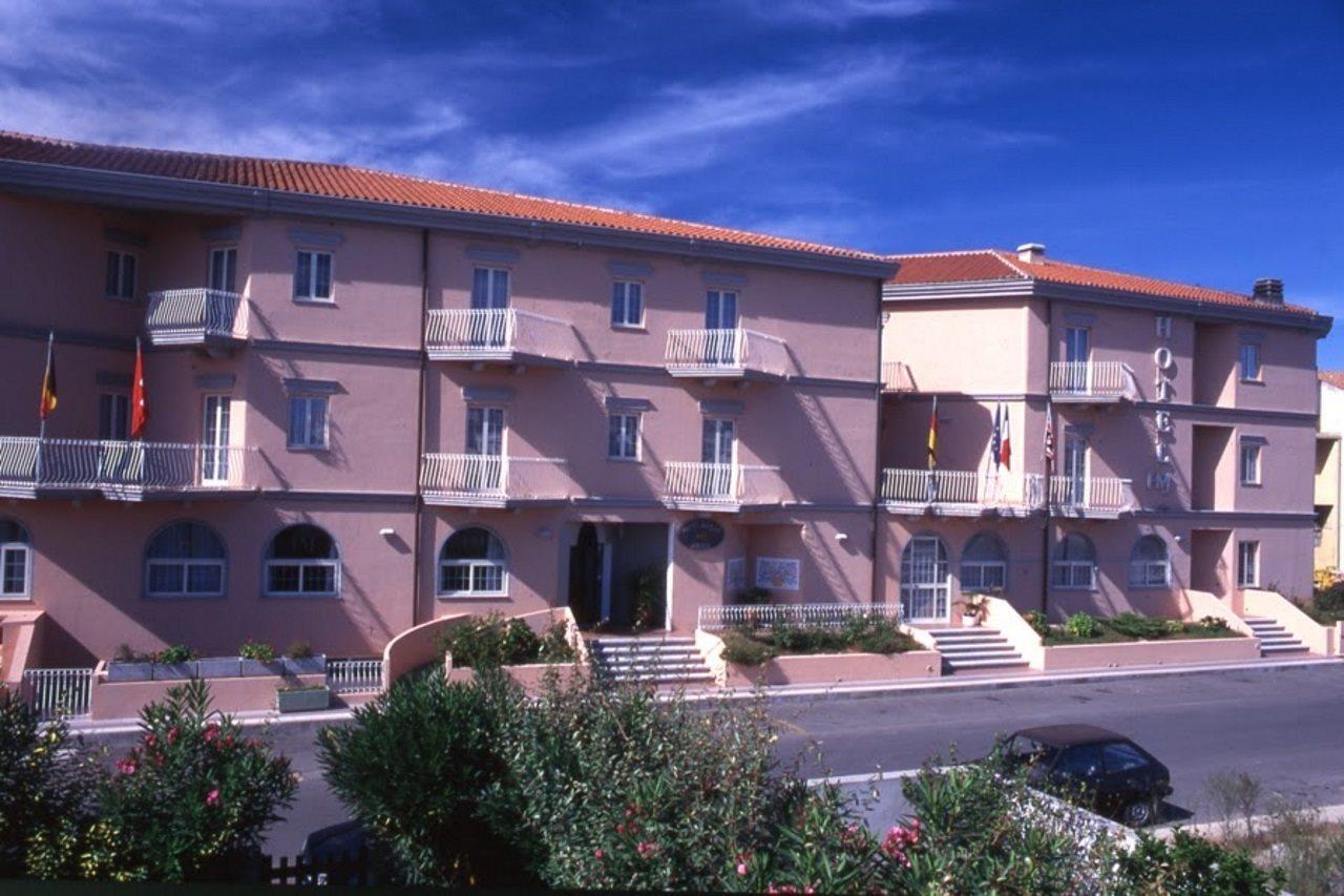 Hotel Majore Santa Teresa di Gallura Esterno foto